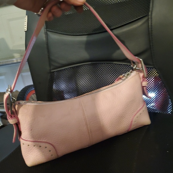 Coach - Picture 3 of 6